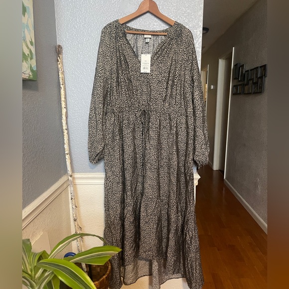 Cheetah Print V-Neck Bishop Sleeve Dress - Picture 6 of 7